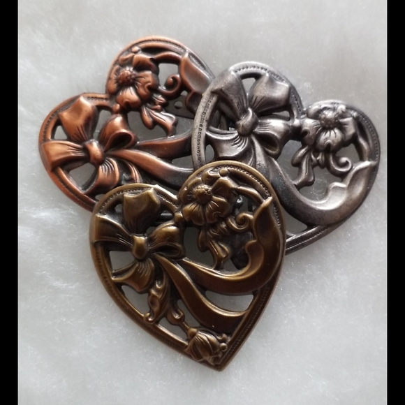 3 Crossing/Stacking Hearts - Picture 2 of 9